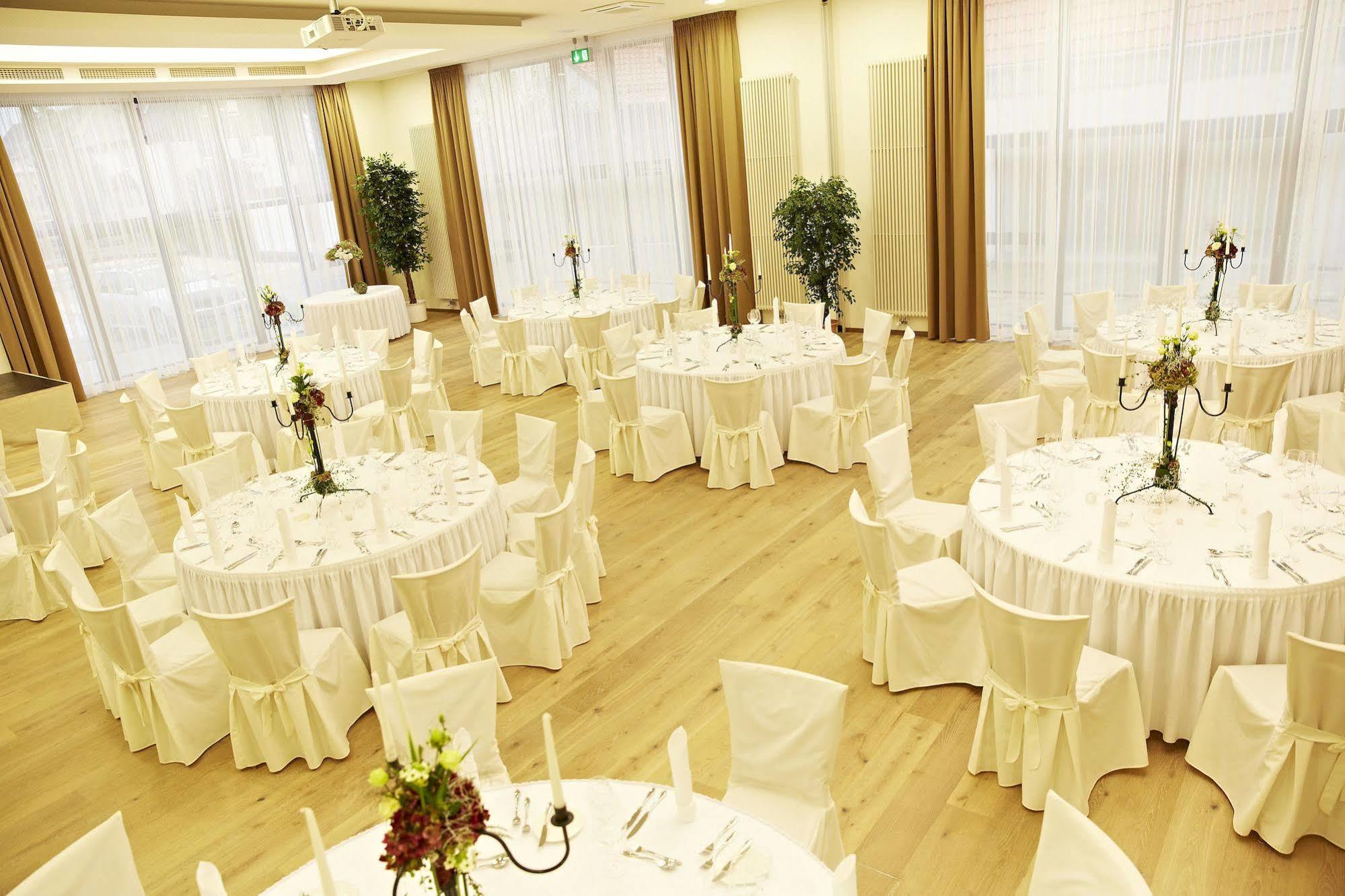 Landhotel Sonne Neuendettelsau Kültér fotó