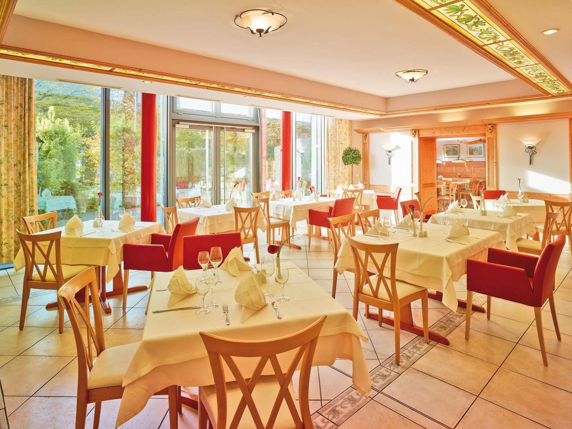 Landhotel Sonne Neuendettelsau Kültér fotó
