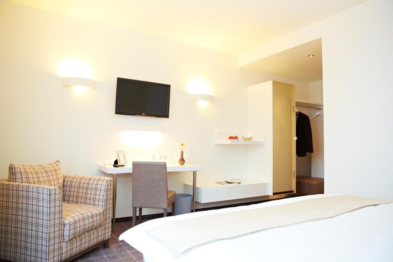 Landhotel Sonne Neuendettelsau Kültér fotó
